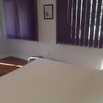 아파트 New Short Walk To