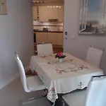 New Short Walk To 아파트 *